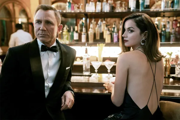 The regular newsletter returns with quick thoughts on James Bond and a fistful of other films